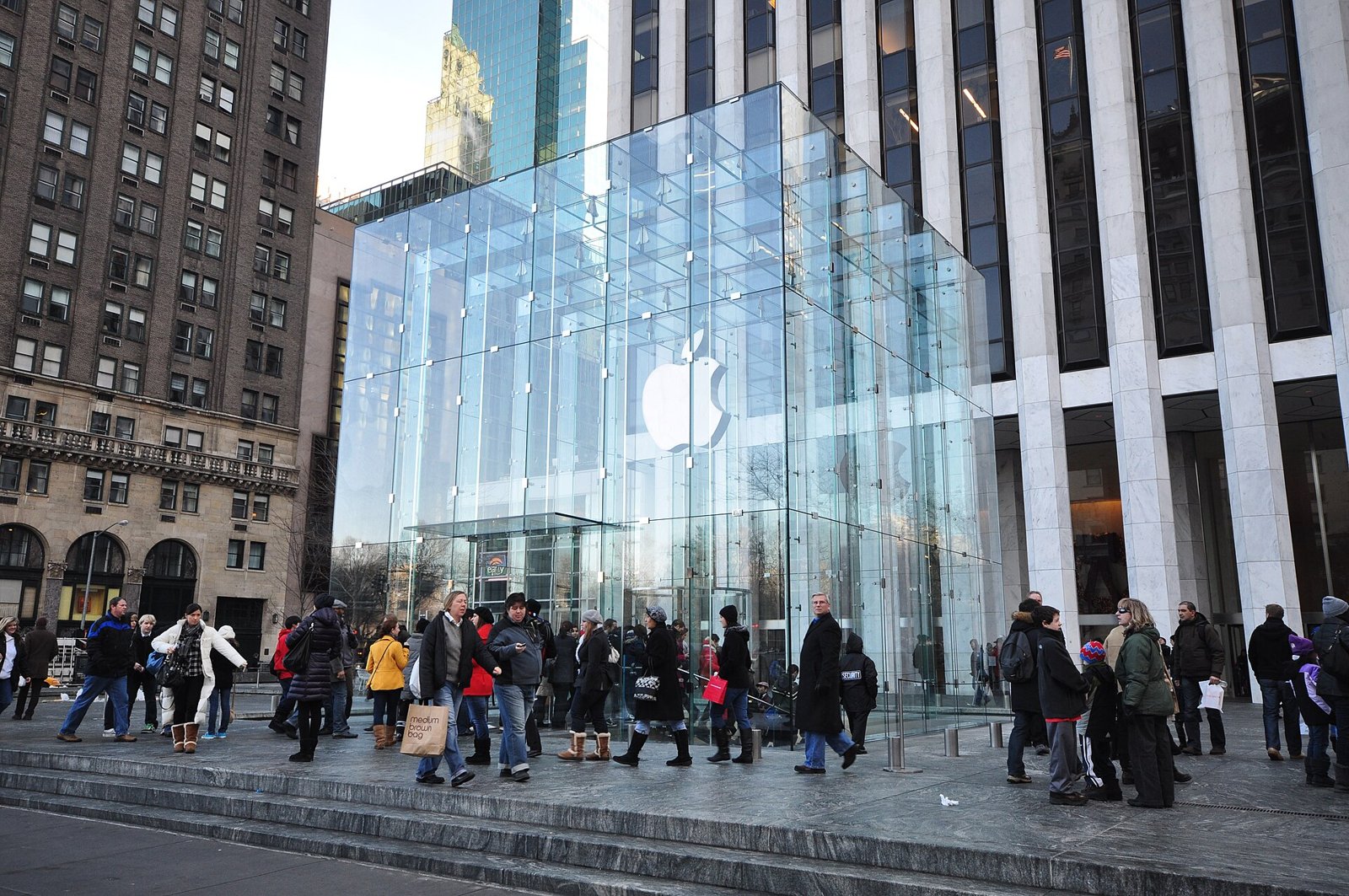 Apple Tops $5 Trillion in Market Value Even as Stocks Slide on Hot Inflation