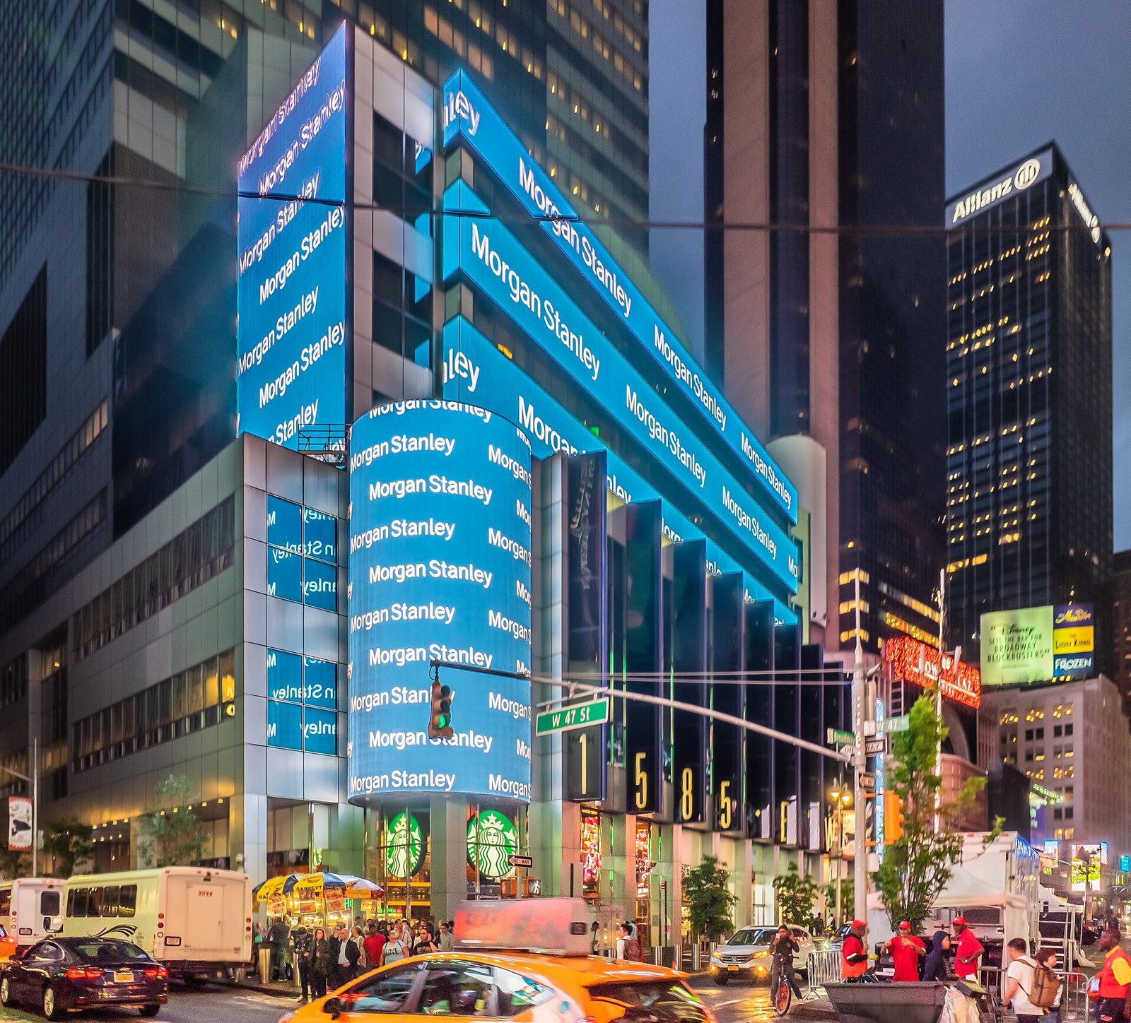 JPMorgan Posts a Rare Profit Miss While Morgan Stanley Sets a Revenue Record