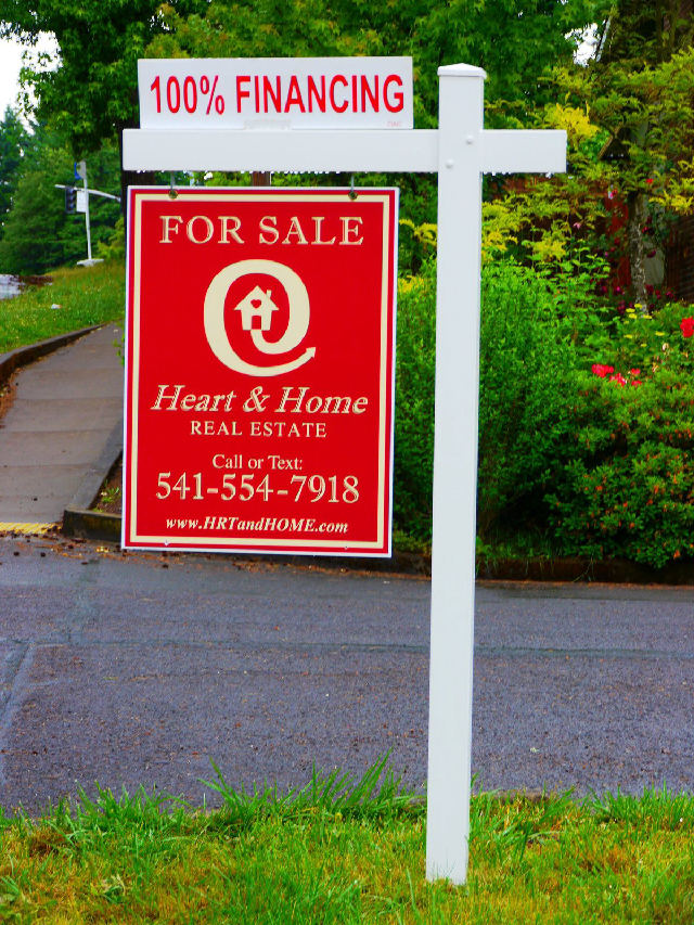 Mortgage Rates Hold at 7.40%, the Highest Level in Nearly Three Years
